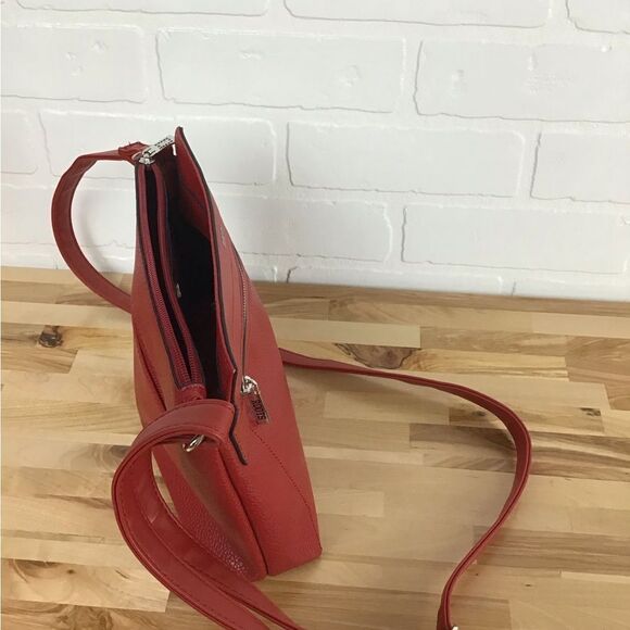 ROOTS embossed vegan leather little red purse crossbody bag travel day bag Class - Picture 6 of 15
